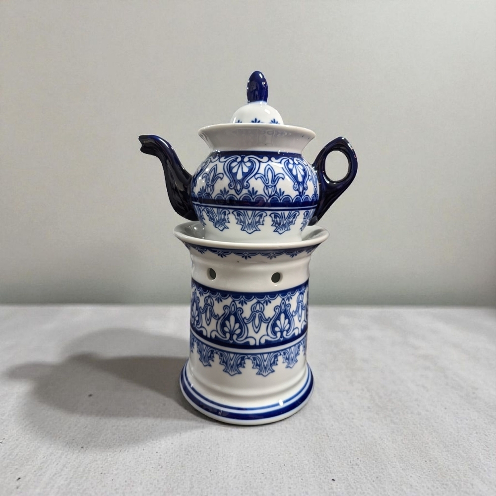 Colbat Blue and White Bombay Company Teapot Set